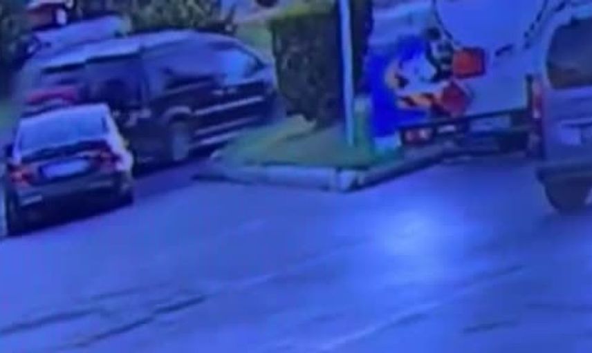 Elazığ'da tırın sürüklediği otomobilin o anları güvenlik kamerasında