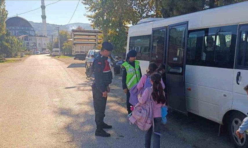 Okul servislerinde güvenlik denetimi: Bilecik'te uygulama sürüyor