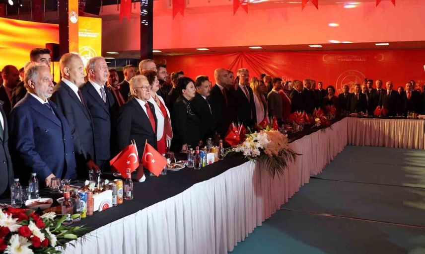 Cumhuriyet Bayramı sendeveliğinde birlik mesajı: Kayseri'de anlamlı resepsiyon