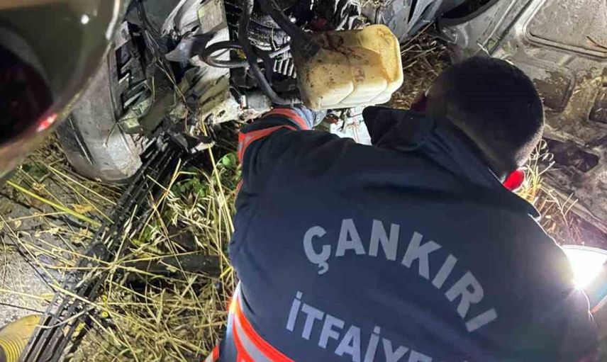 Ankara-Çankırı karayolunda kontrolden çıkan otomobil kanala uçtu, 1 yaralı