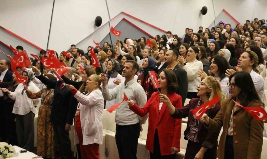 Cumhuriyet Bayramı coşkusu avrasya Üniversitesi'nde kutlandı