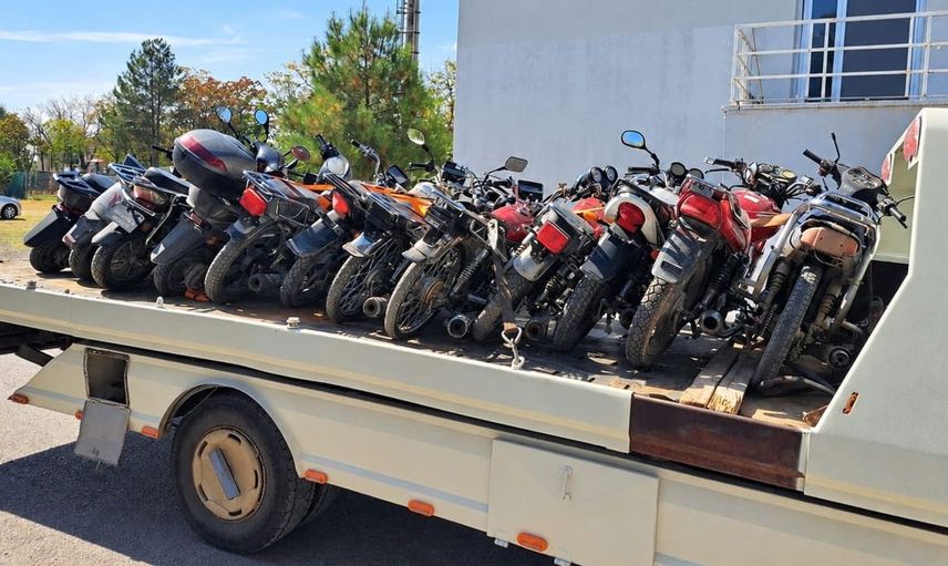 Aksaray'da yapılan denetimle 16 motosiklet trafikten men edildi