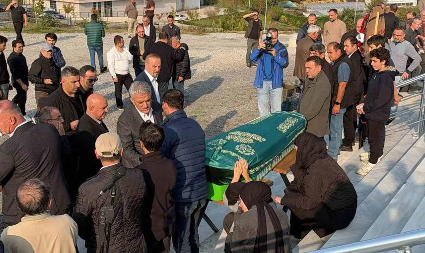 Düzce Üniversitesi'nden üzücü veda: Prof. Dr. Ayhan Şamandar sonsuzluğa uğurlandı