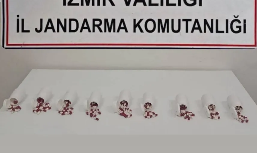 Seferihisar'da jandarma operasyonu: 563 uyuşturucu hap ele geçirildi