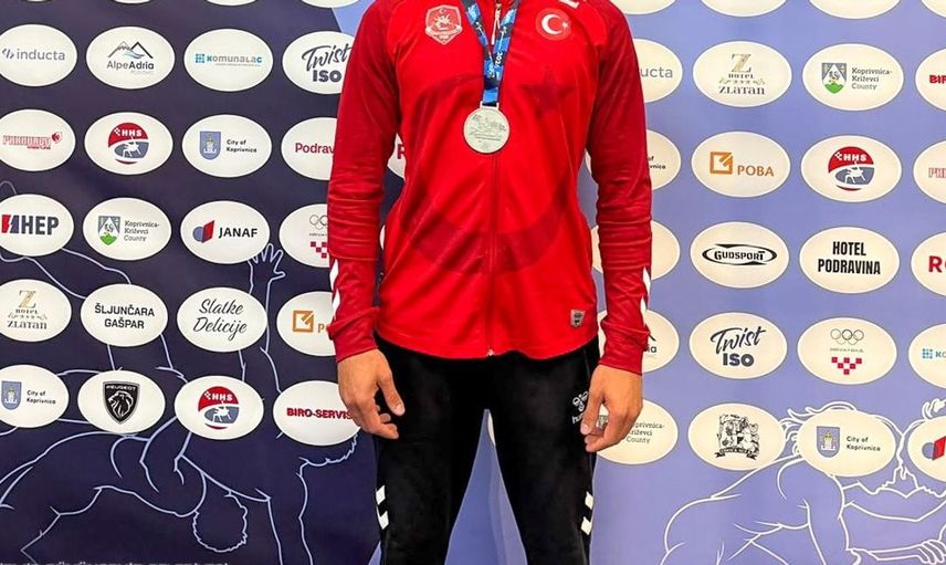 İzmirli güreşçi Muhammed Emin Uyumaz, Balkan ikincisi oldu