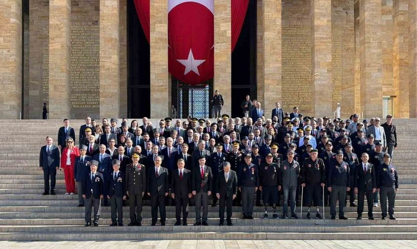 Gaziler Günü'nde Anıtkabir'de anlamlı ziyaret