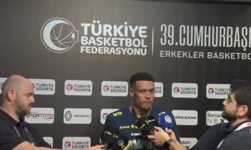 Wade Baldwin, Fenerbahçe'nin kupa sevinci ile sezonu açtığını duyurdu