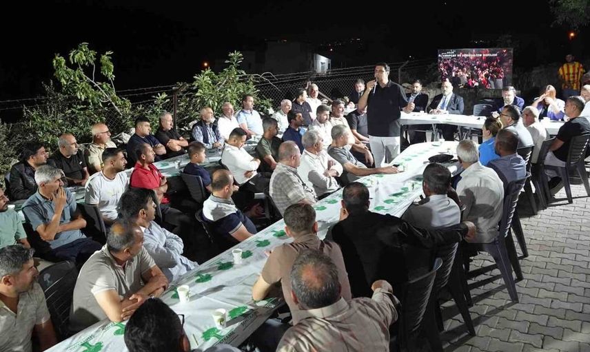Umut Yılmaz, Dülük Mahallesi’nde vatandaşların sorunlarını dinledi