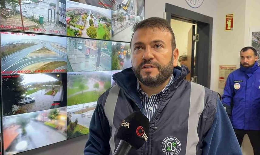 Sağanak yağış sonrası Arnavutköy'de mücadele: 300 personel ve 80 araçla çalışmalar gece gündüz devam ediyor