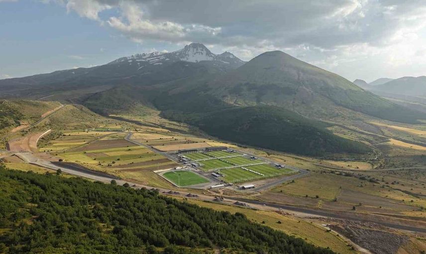 Büyükşehir’in spor vizyonu erciyes’i yeni sezonun vazgeçilmez kamp merkezi yapıyor