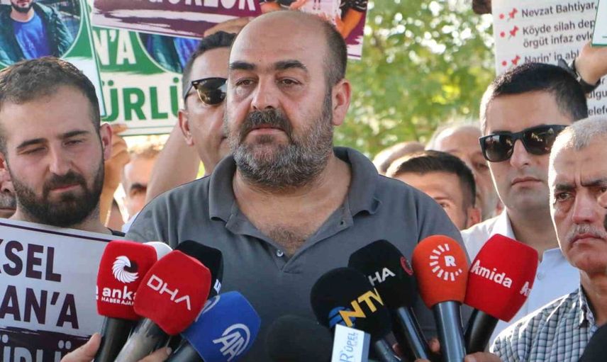 Narin güran mezarı başında düzenlenen anma programı duygusal anlara sahne oldu