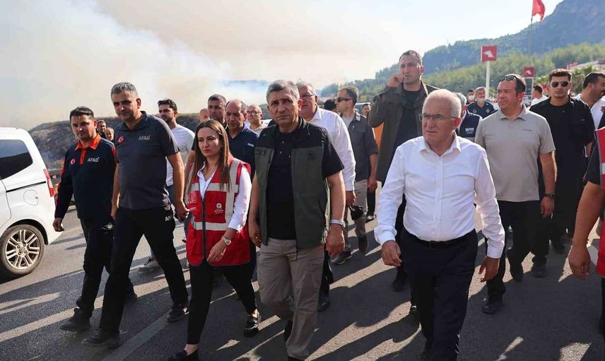 Antalya Büyükşehir ekipleri orman yangınlarıyla mücadeleye devam ediyor