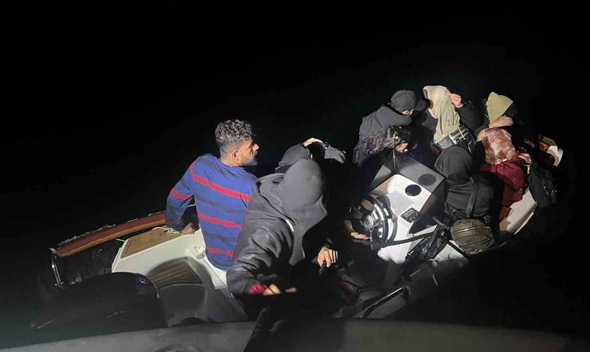 Didim'de kıyı gözetleme aracı düzensiz göçmenleri tespit etti