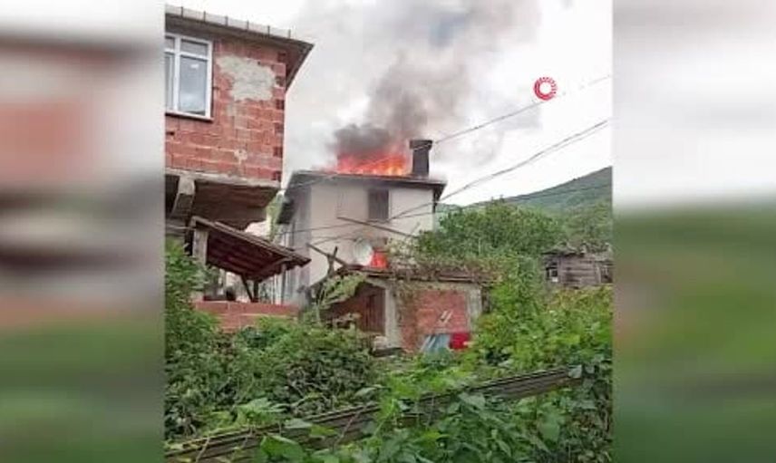 Kastamonu'da ev yangını paniği: itfaiye ekipleri zamanında müdahale etti