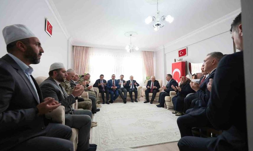Milli Savunma Bakanı Güler'den şehit polat'ın ailesine anlamlı ziyaret