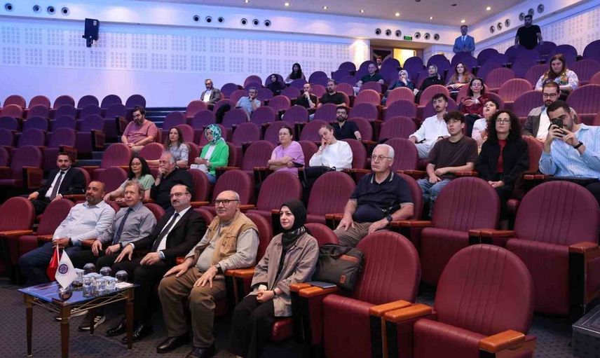 Prof. Nicholas A. Kotov atatürk üniversitesinde konferans düzenledi