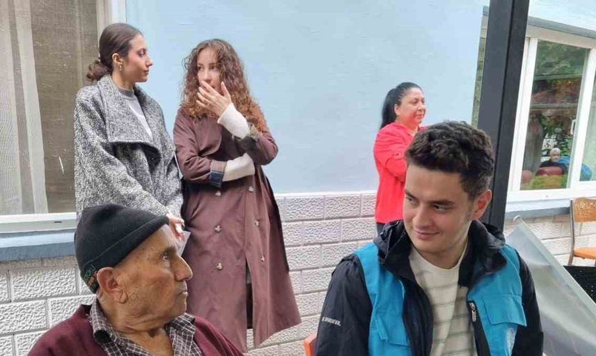 Kuşaklar arası bağları güçlendiren çiçek buluşması