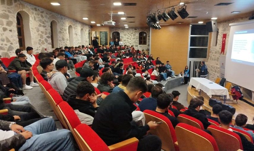 Eskişehir'de uyuşturucuyla mücadele eğitimi: 565 kişiye kapsamlı bilgilendirme
