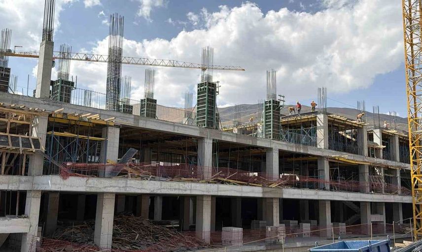 Bitlis'te tıp eğitimi ve burs fırsatlarıyla yeni yatırımlar hayata geçiyor