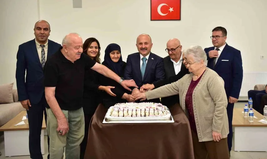 Vali Varol, yaşlıları unutmadı: Dünya Yaşlılar Günü'nde anlamlı ziyaret