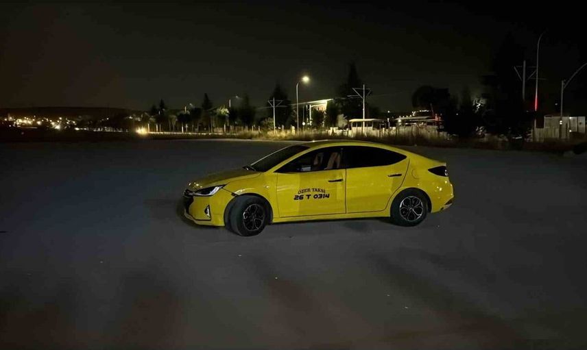 Çalınan taksi, oto pazarında terk edilmiş halde bulundu