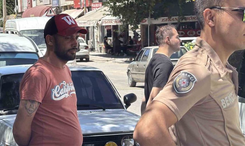 Sahte plakalı kamyonet sürücüsüne 180 bin TL ceza