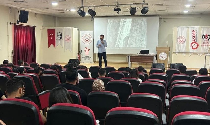 Cizre’de evlenecek gençlere aile hayatı eğitimi verildi