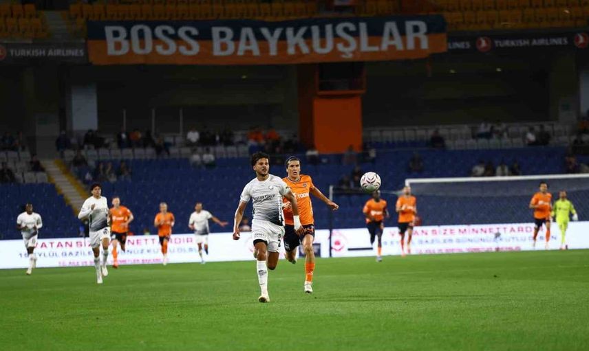 Başakşehir FK, Gençlerbirliği'ni ilk yarıda domine etti