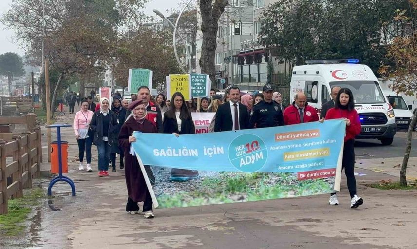 Akçakoca'da sağlık yürüyüşü ile farkındalık oluşturuldu