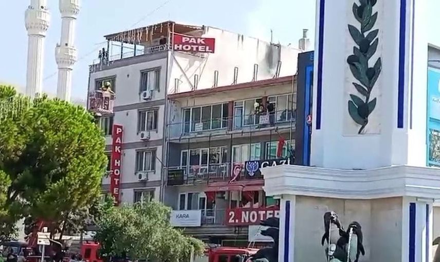 Gemlik'te çatıda çıkan yangın, hızlı müdahale ile kontrol altına alındı