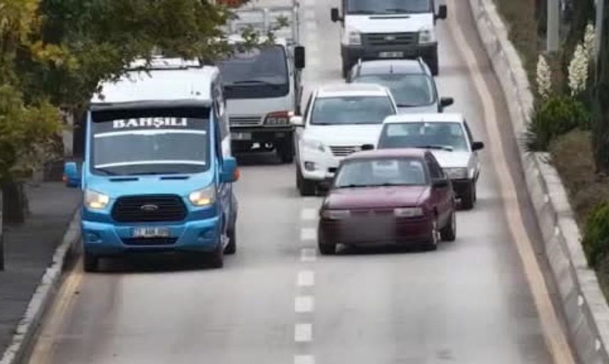 Ehliyetsiz sürücünün ilginç kaçış planı: 80 bin lira ceza
