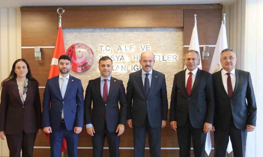 Bakan Göktaş, masa tenisi federasyonu ile iş birliği protokolü imzaladı