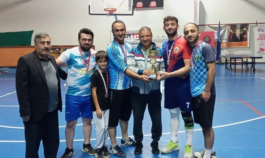 Aydıntepe'de voleybol turnuvasının kazananı Yakutiye Gençlik oldu