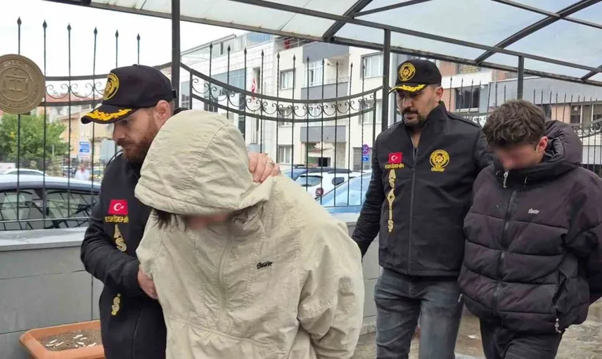 Eskişehir'de tüfekli kargaşa: 2 çocuk dahil 5 şüpheli adliyeye çıktı
