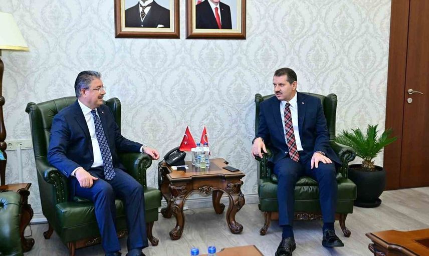 Eskişehir'de önemli ziyaret: Bakan Yardımcısı Salih Ayhan Valilikte