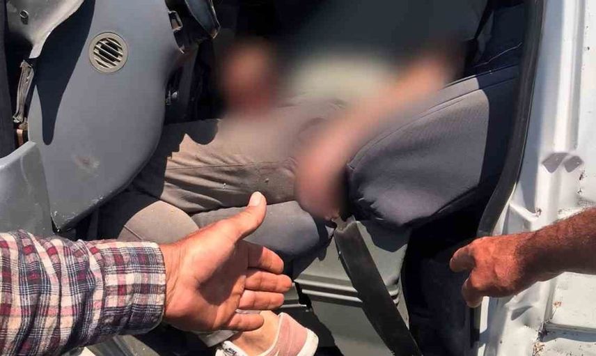 Buharkent'te minibüs kazası: 8 kişinin tedavisi sürüyor