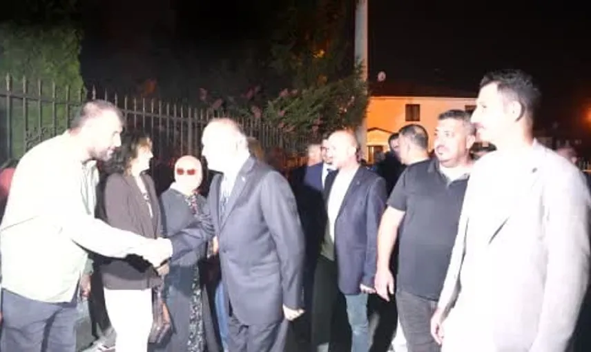 Düzce'de Başkan Özlü, mahalle sohbetleriyle sorunlara çözüm arıyor
