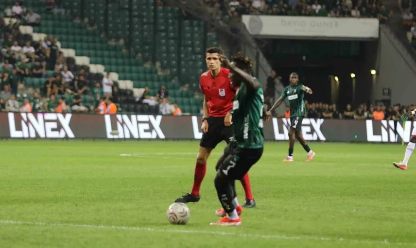 Kocaelispor, Samsunspor karşısında ilk yarıyı önde kapattı
