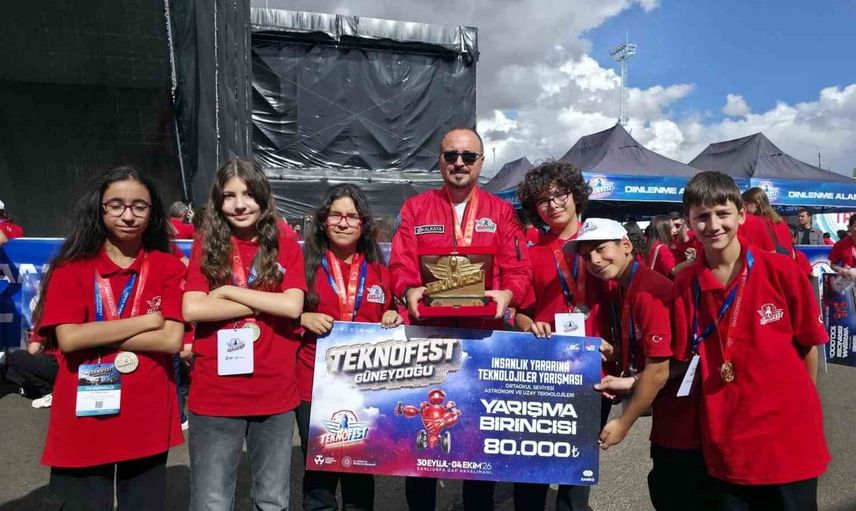 Balıkesir’in öğrencileri TEKNOFEST’te dört ödül kazanarak başarılarına bir yenisini ekledi