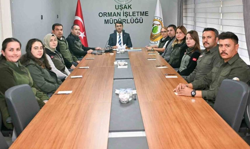 Uşak valisi serdar kartal, orman işletme ve doğa koruma müdürlüklerini ziyaret etti