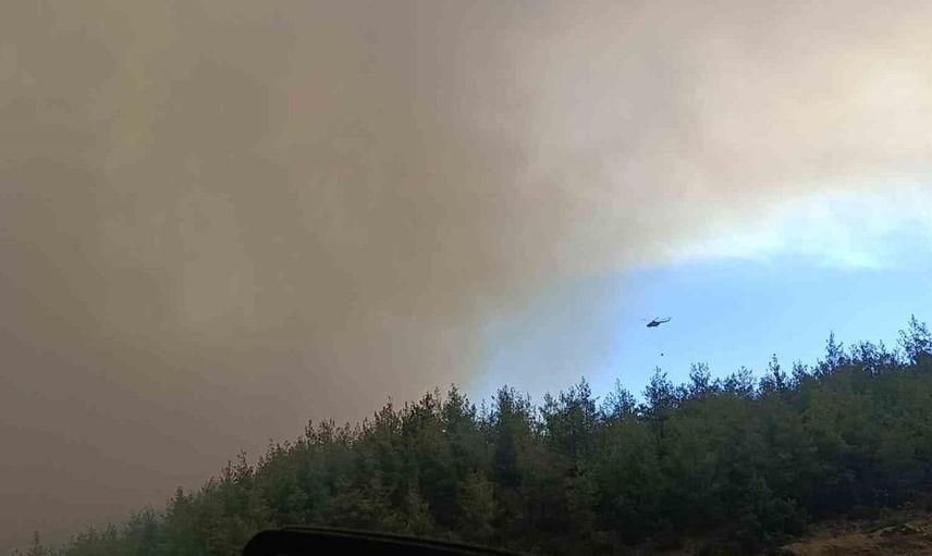 Kozan'da orman yangınıyla mücadele devam ediyor: 5 helikopter, 2 uçak sahada