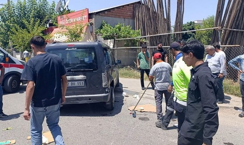 Siirt'te otomobil ile motosiklet çarpıştı: 2 yaralı