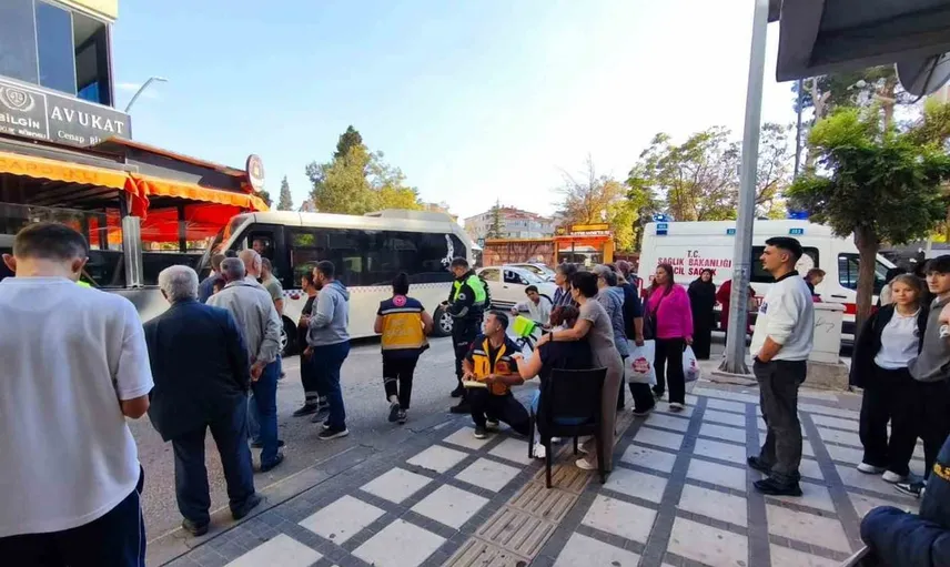 Keşan’da minibüs yayalara çarparak iki kişiyi yaraladı