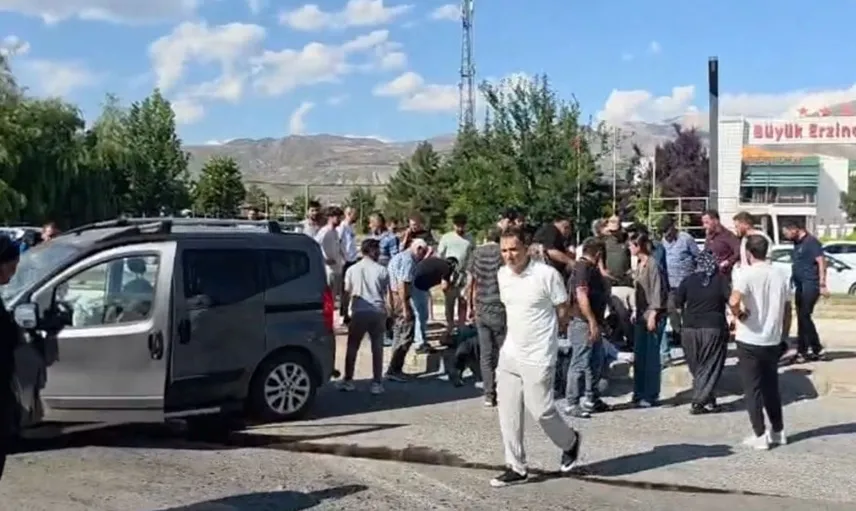 Erzincan'da iki araç çarpıştı: 4 yaralı