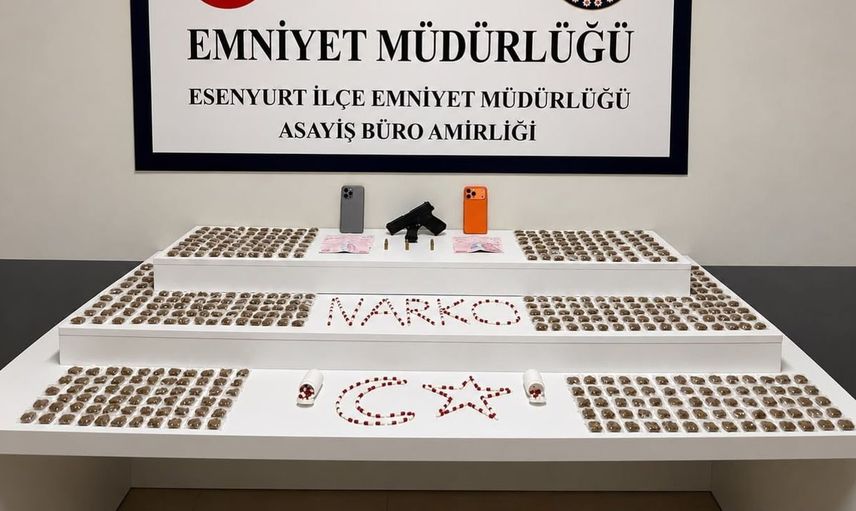 Esenyurt'ta şüpheli araçta uyuşturucu operasyonu: 2 kişi tutuklandı