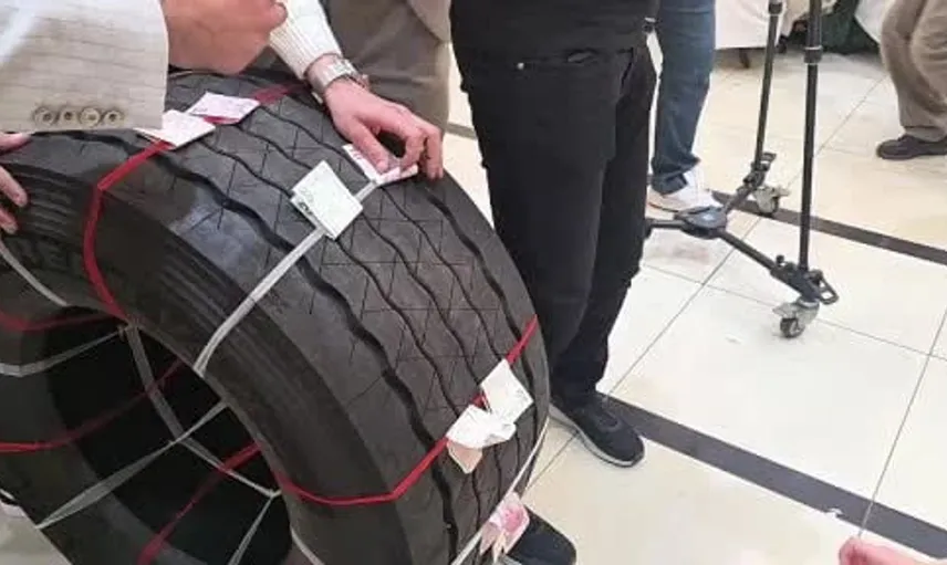 Damat tır şoförü, arkadaşları takı yerine tır lastiği hediye etti