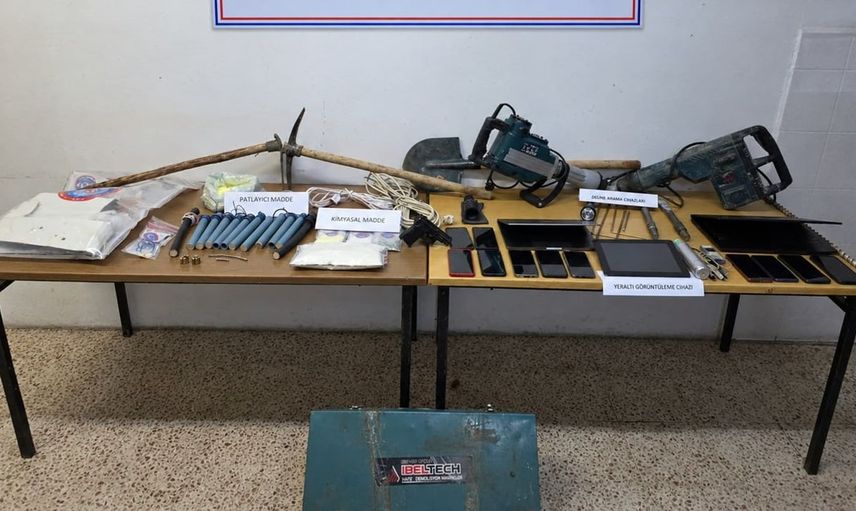 Gördes’te izinsiz kazıya suçüstü: 8 kişi gözaltına alındı