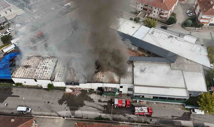 Serdivan'daki restoranda yangın paniği: Ekipler seferber oldu