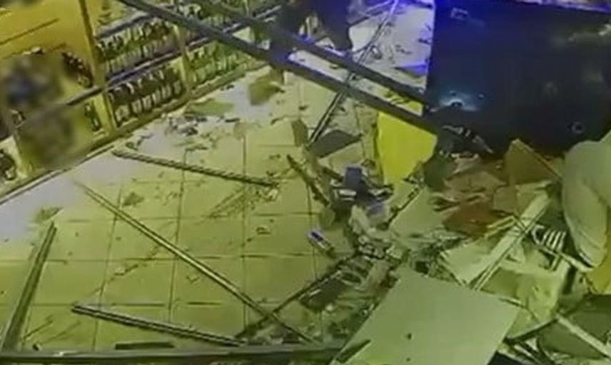 Veresiye tartışması sonrası tekel bayisine kamyonla daldı
