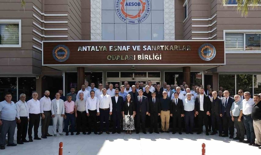 Antalya esnafı ile buluşan başkan vekili özdemir: ortak çalışmaların önemi vurgulandı
